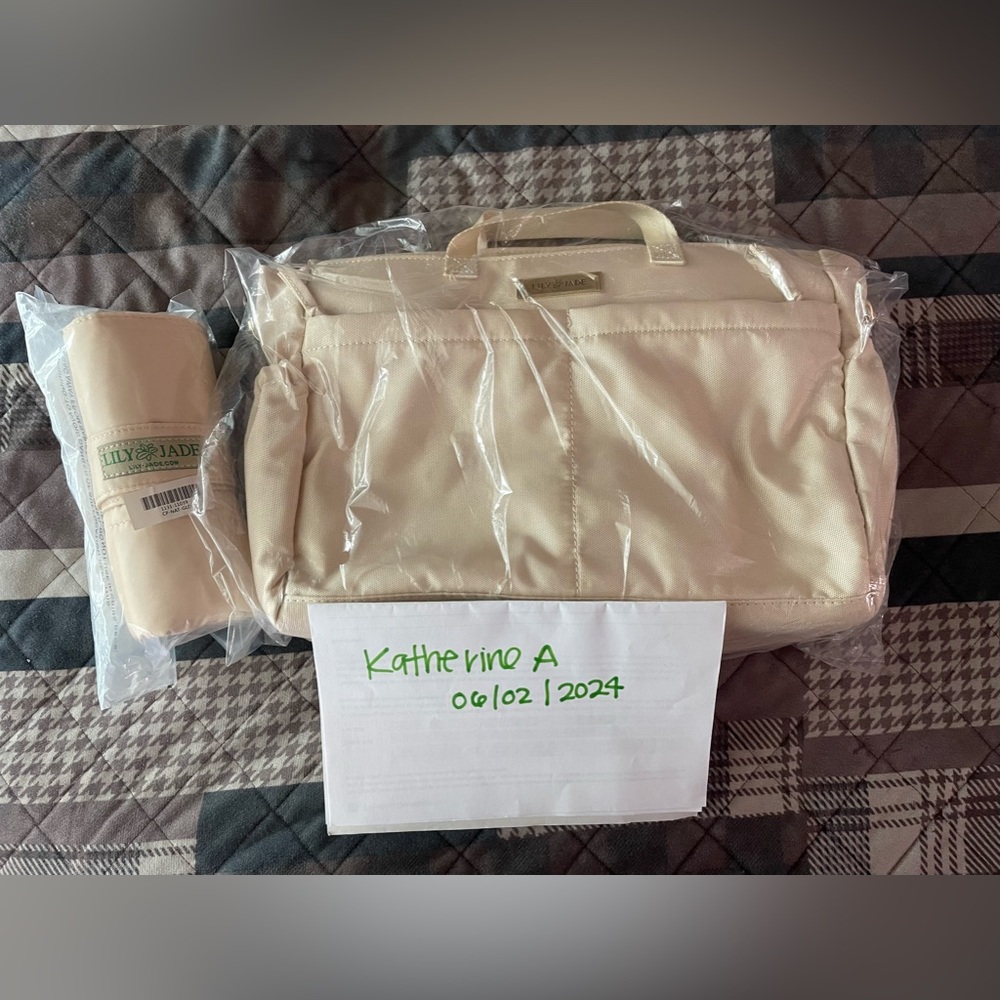 Lily jade 3.0 organizer & changing pad